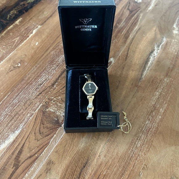 Vintage Woman’s Wittnauer Geneva Gold and Black Watch - Picture 2 of 5